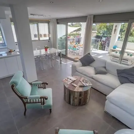 Lujoso A 150 M Del Mar Apartment